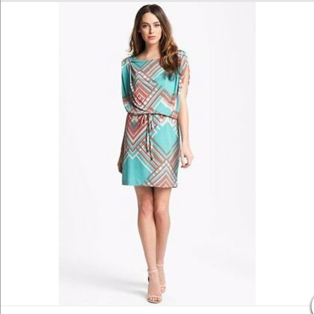 Jessica Simpson Dress- Adjustable Sleeves
